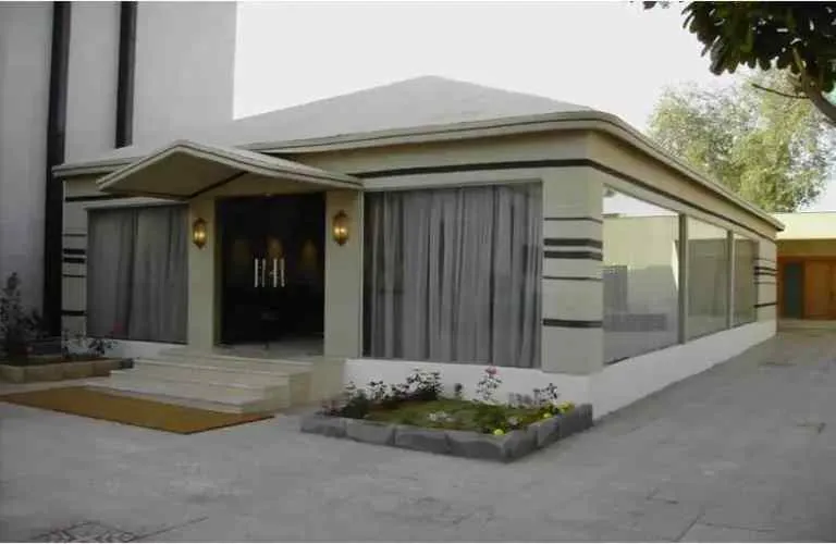 مقاول بناء ملاحق